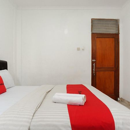 Reddoorz Syariah Near Aeon Mall Tanjung Barat Jakarta Ngoại thất bức ảnh