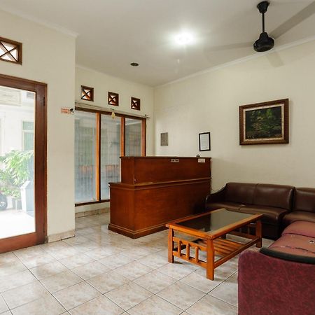 Reddoorz Syariah Near Aeon Mall Tanjung Barat Jakarta Ngoại thất bức ảnh