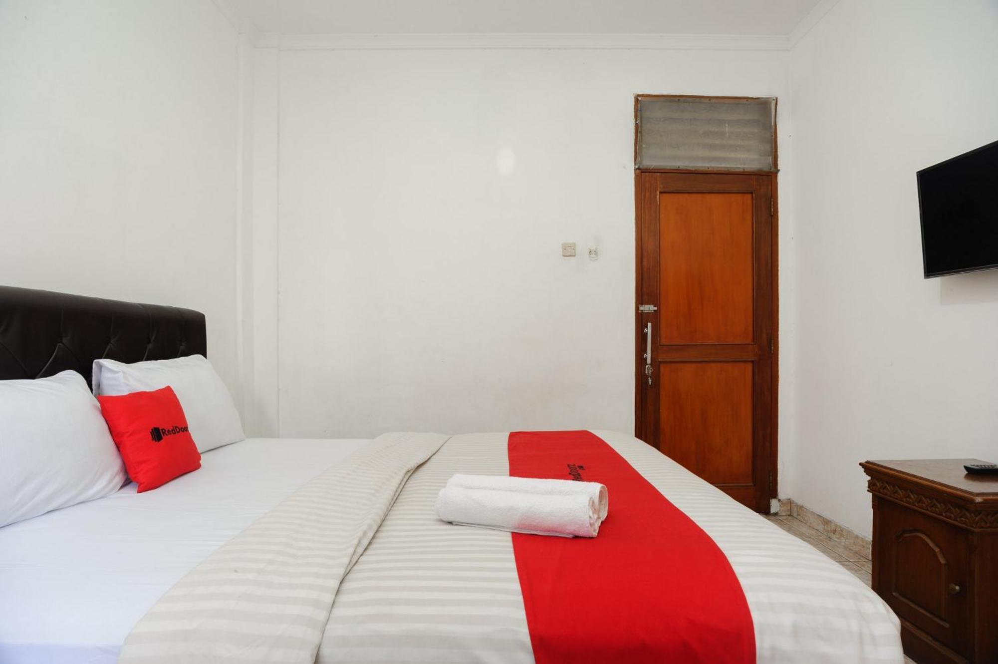 Reddoorz Syariah Near Aeon Mall Tanjung Barat Jakarta Ngoại thất bức ảnh