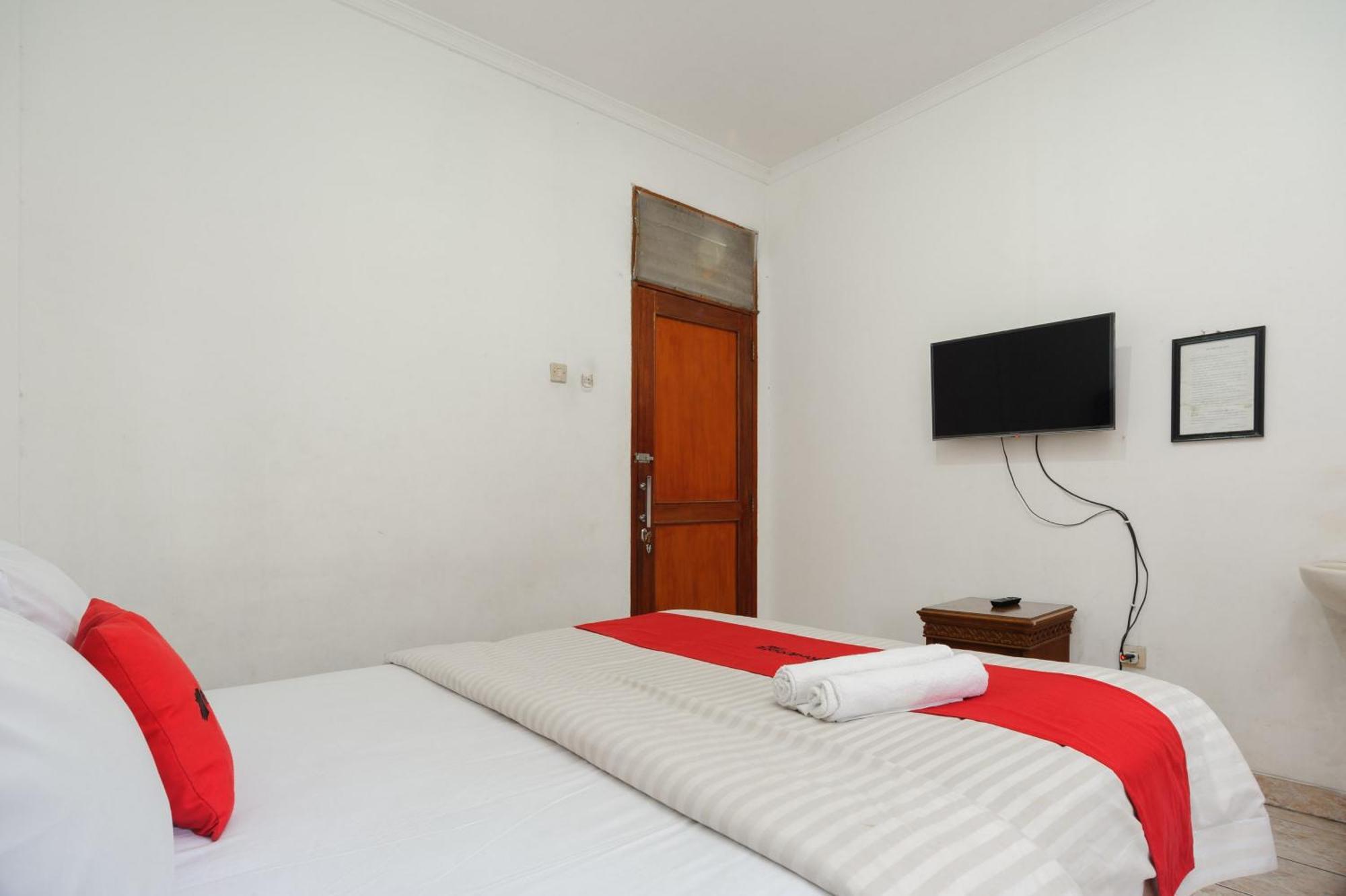 Reddoorz Syariah Near Aeon Mall Tanjung Barat Jakarta Ngoại thất bức ảnh
