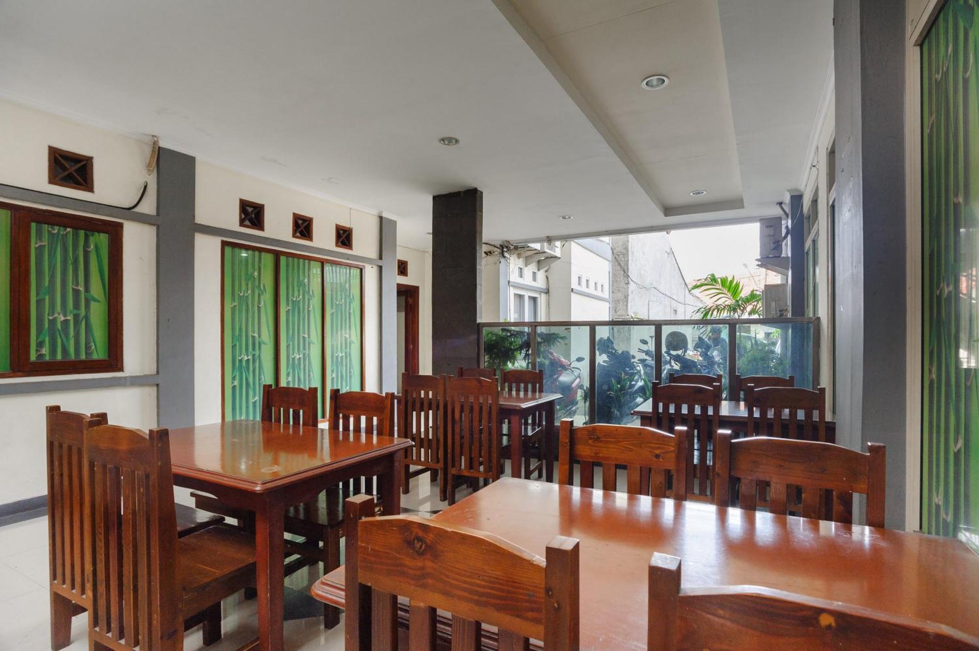 Reddoorz Syariah Near Aeon Mall Tanjung Barat Jakarta Ngoại thất bức ảnh
